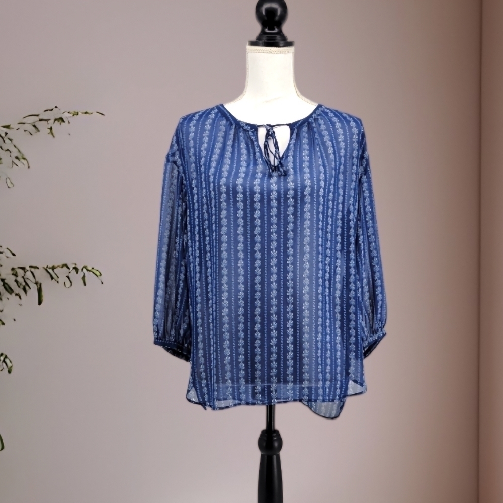 Uniqlo Disney Live Action Beauty and the Beast Blouse👚
